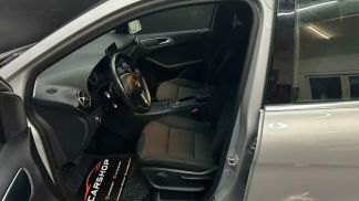 Lízing Hatchback MERCEDES B 180 2012