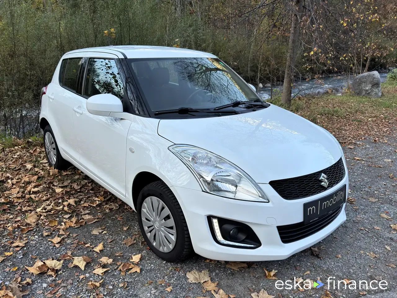 Leasing Hatchback Suzuki Swift 2016