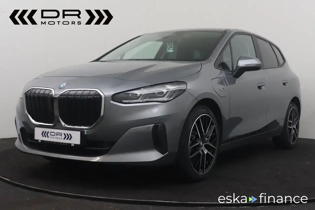 Lízing Hatchback BMW 225 2022