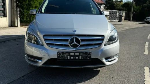 MERCEDES B 220 2013