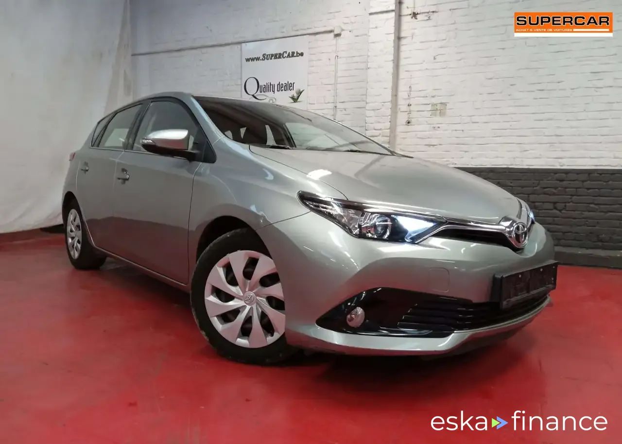 Leasing Sedan Toyota Auris 2017