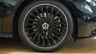 Lízing Sedan MERCEDES CLA 200 2023