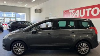 Lízing Hatchback Peugeot 5008 2015