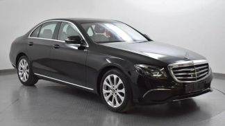 Lízing Sedan MERCEDES E 220 2020