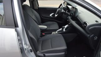 Leasing Sedan Toyota Yaris 2022