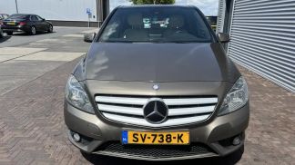 Lízing Hatchback MERCEDES B 180 2012