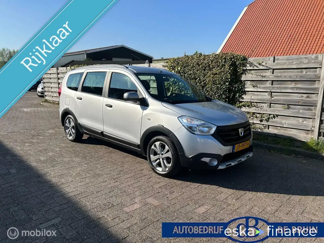 Lízing Hatchback Dacia Lodgy 2016