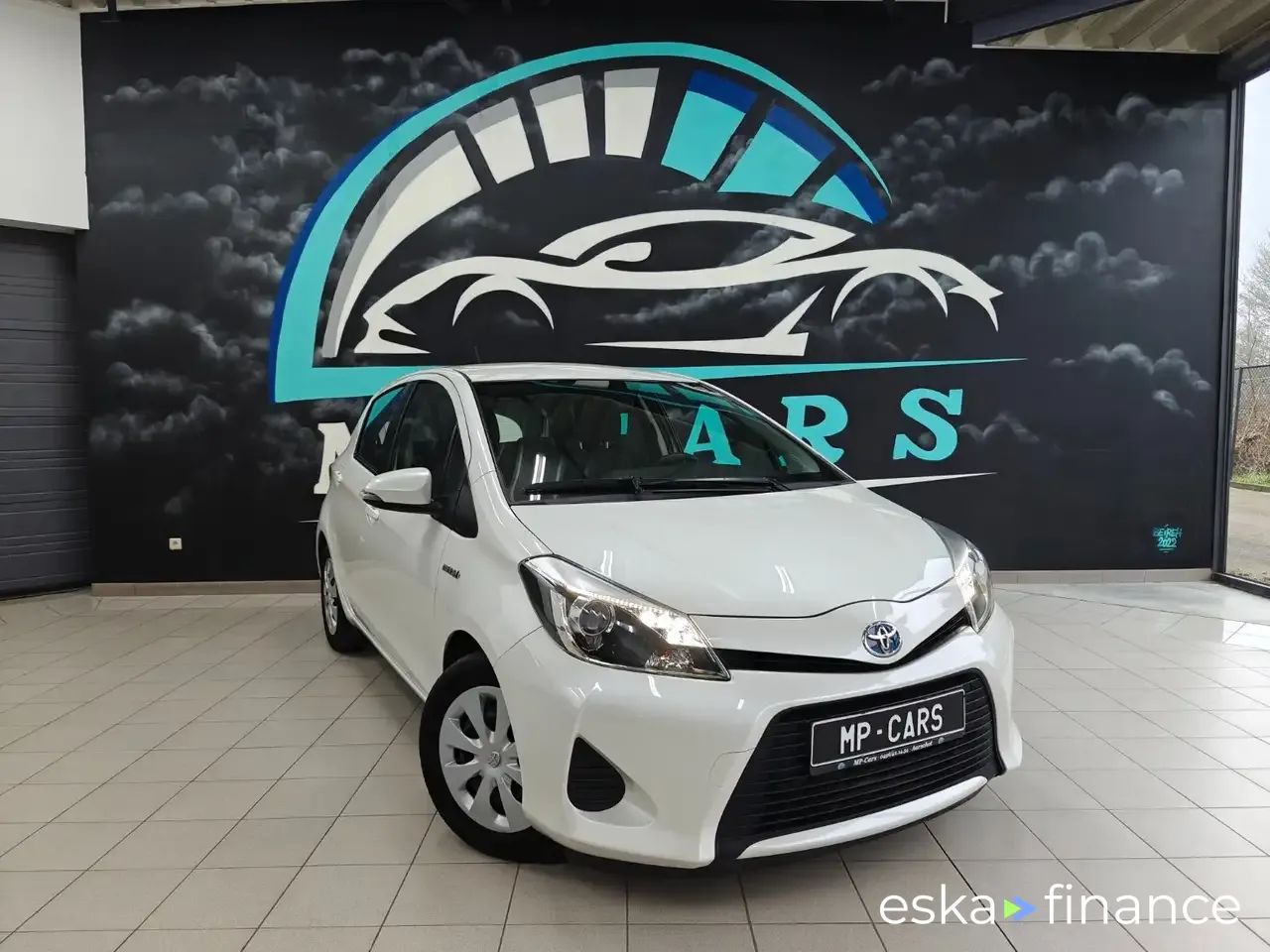 Lízing Sedan Toyota Yaris 2012