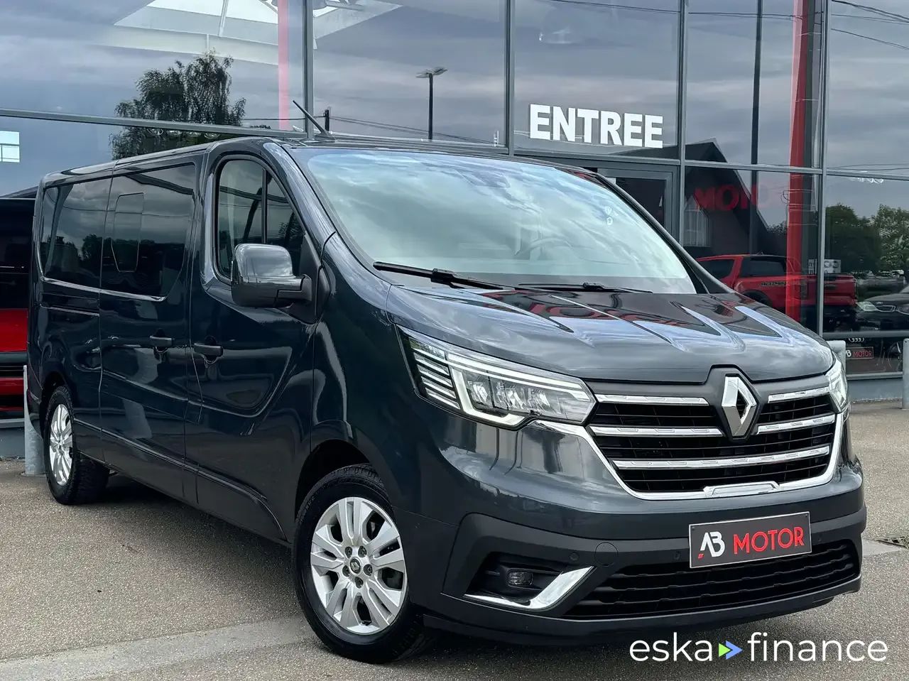 Leasing Passenger transport Renault Trafic 2022