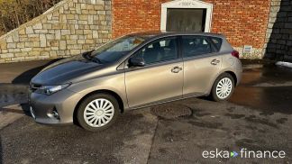 Lízing Sedan Toyota Auris 2013