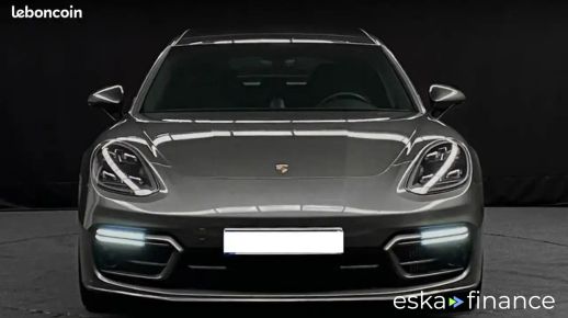 Porsche Panamera 2023