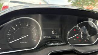 Lízing Sedan Peugeot 208 2013