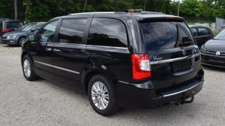 Lízing Hatchback Lancia Voyager 2014