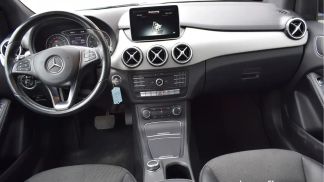 Lízing Hatchback MERCEDES B 200 2015