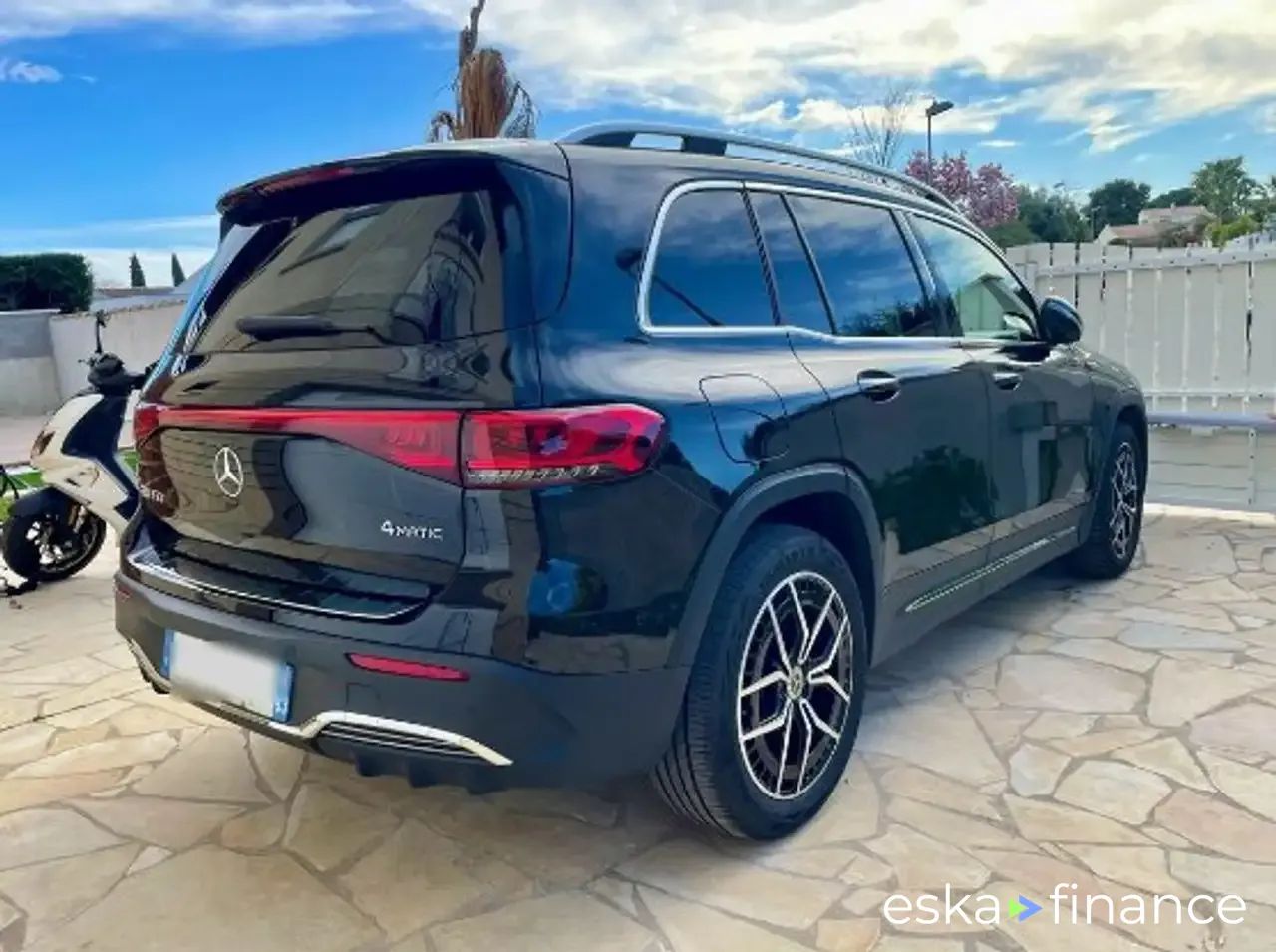 Lízing SUV MERCEDES EQB 350 2022