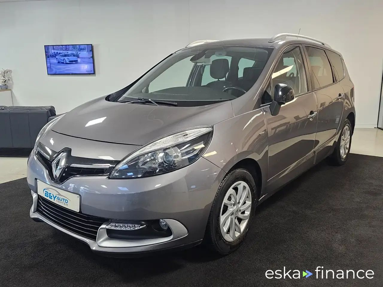 Lízing Hatchback Renault Grand Scenic 2015