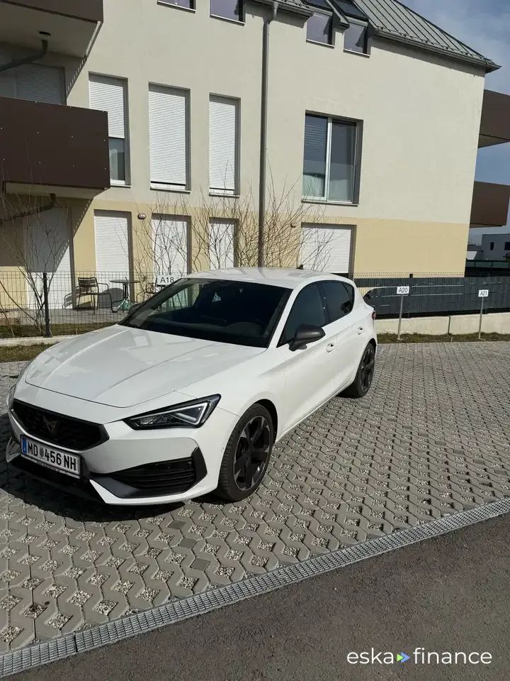 Lízing Sedan Cupra Leon 2022