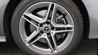 Lízing Sedan MERCEDES A 250 2024
