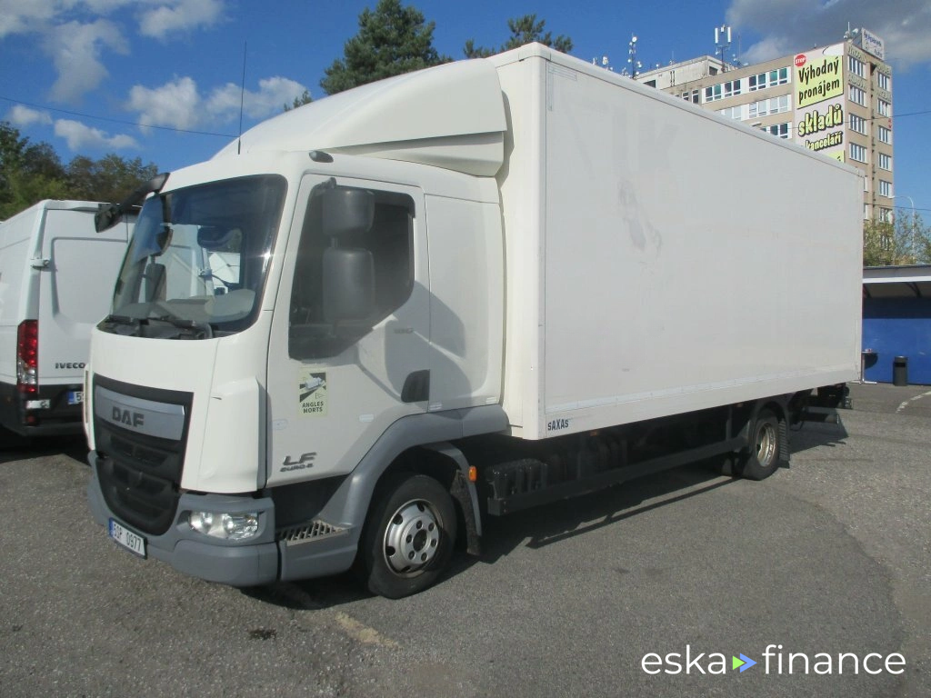 Closed truck DAF LF 180 2017