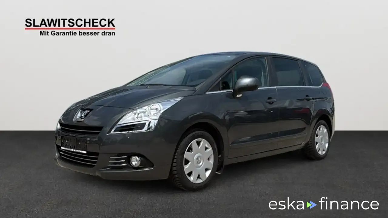 Lízing Hatchback Peugeot 5008 2013