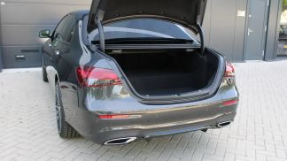 Lízing Sedan MERCEDES E 300 2023