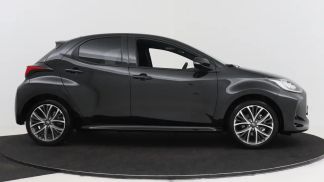 Lízing Hatchback Toyota Yaris 2024