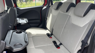 Leasing Le transport des passagers Ford Tourneo Courier 2015