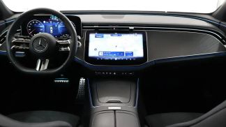 Lízing Sedan MERCEDES E 300 2024