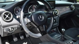 Lízing Sedan MERCEDES CLA 180 2013