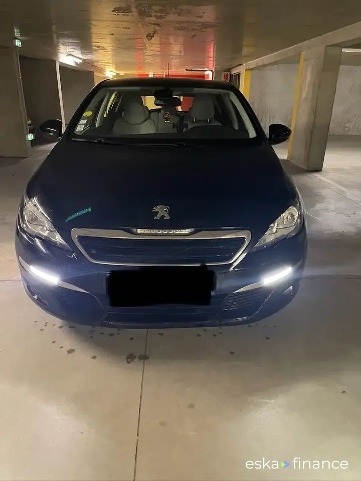 Lízing Sedan Peugeot 308 2013