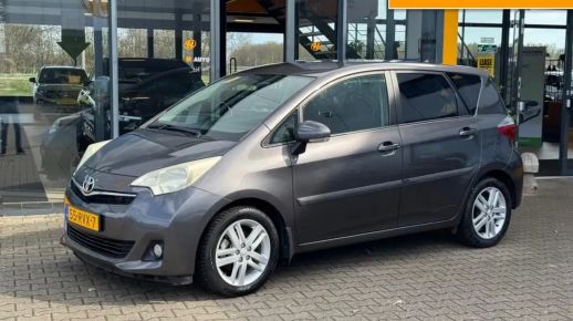 Toyota Verso-S 2011