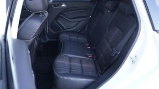Lízing Hatchback MERCEDES B 180 2013