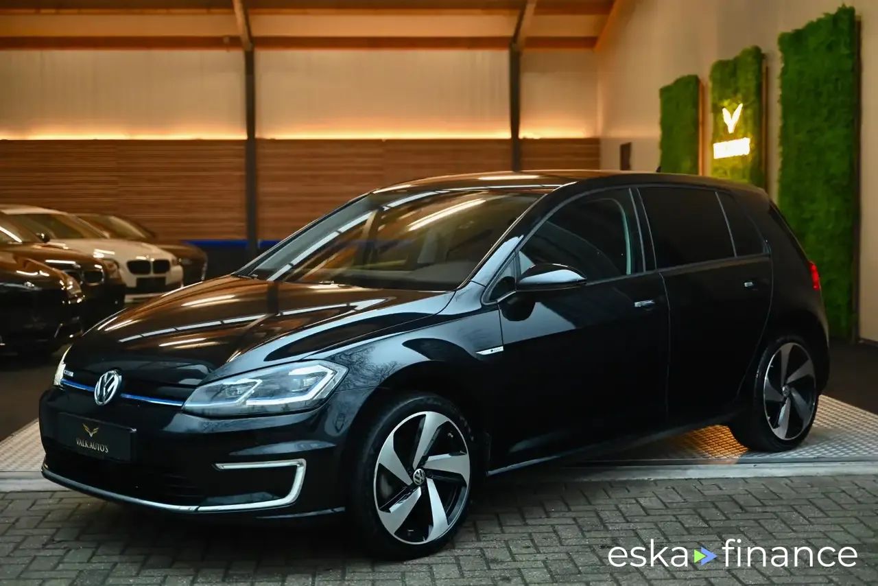 Finansowanie Hatchback Volkswagen E-GOLF 2017