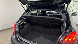 Lízing Sedan Peugeot 208 2019
