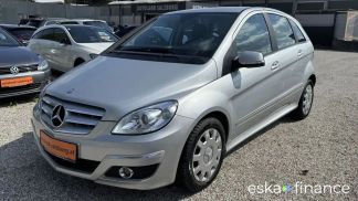 Lízing Hatchback MERCEDES B 180 2011