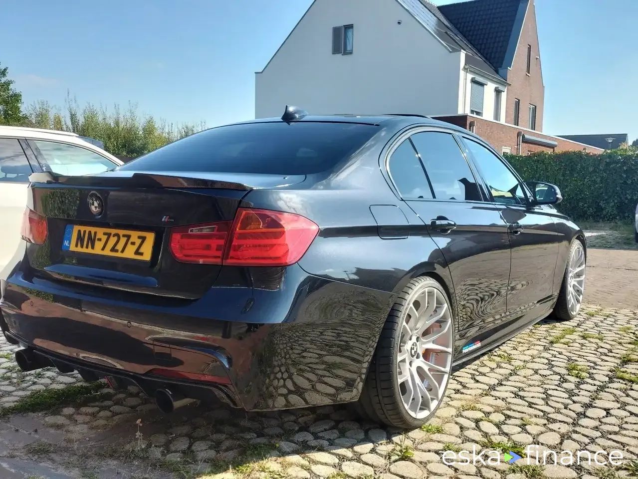 Lízing Sedan BMW 335 2012