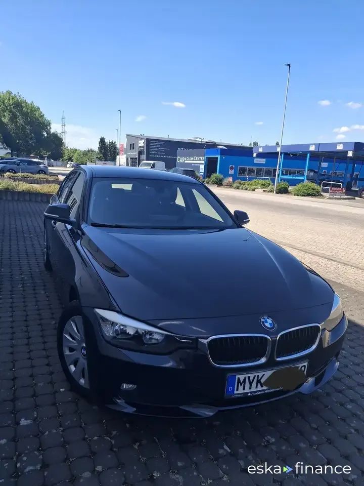 Finansowanie Sedan BMW 318 2014