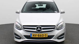 Lízing Hatchback MERCEDES B 180 2017