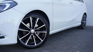 Lízing Hatchback MERCEDES B 180 2013