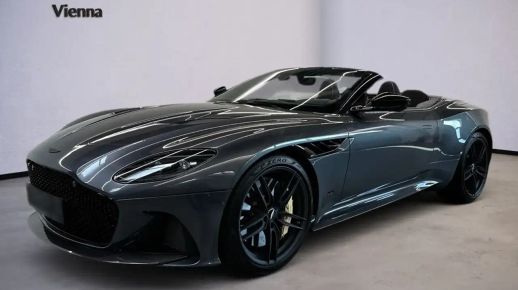 Aston Martin DBS 2022