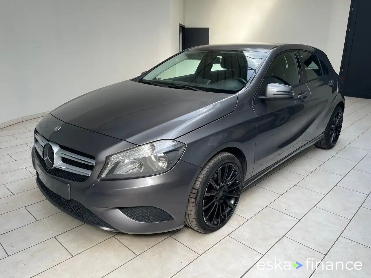 Leasing Hatchback MERCEDES A 180 2015