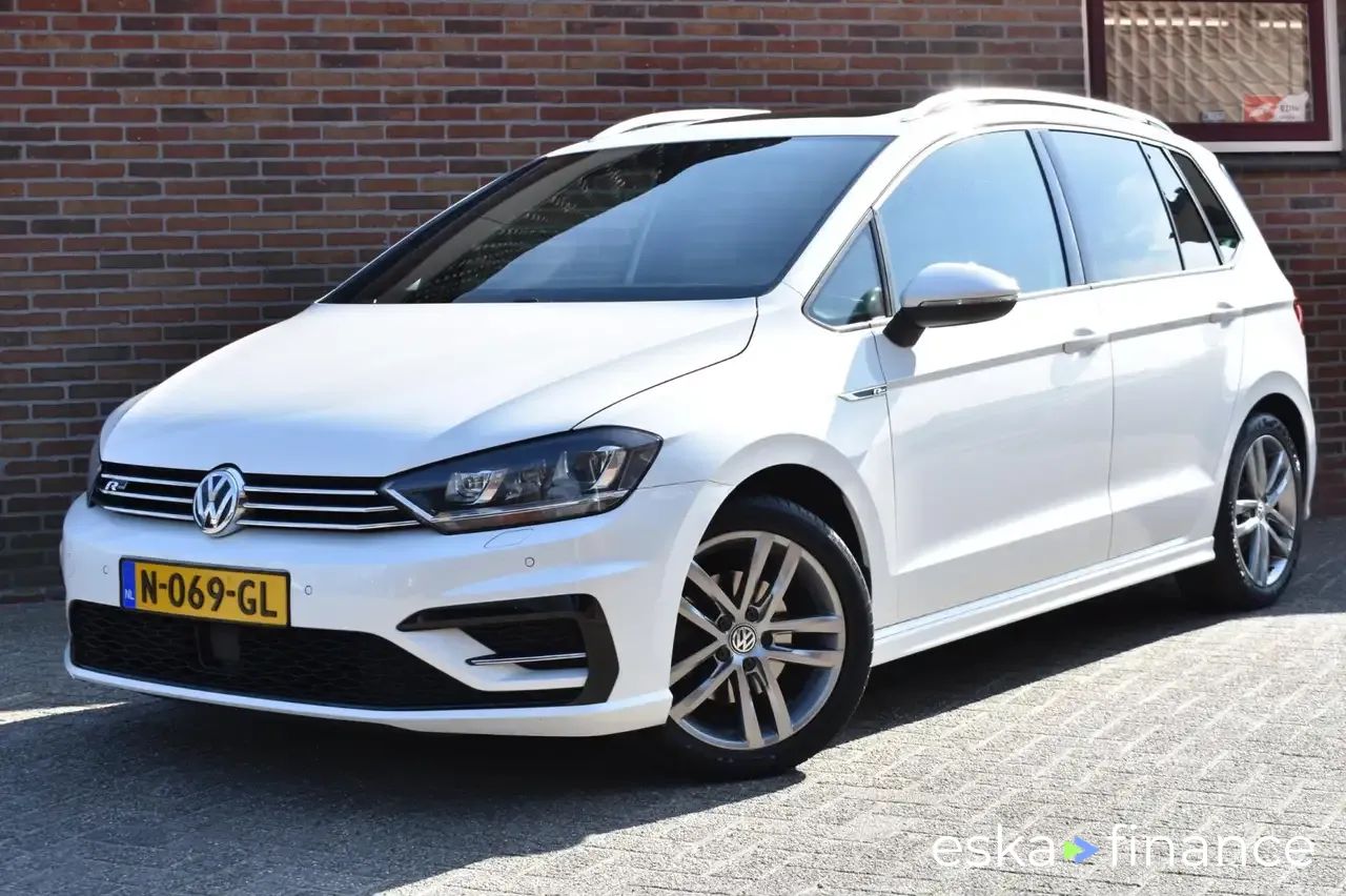Financování Hatchback Volkswagen Golf Sportsvan 2017