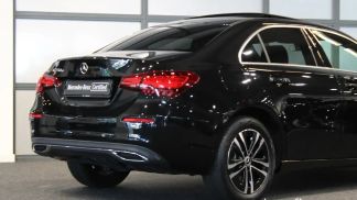 Lízing Sedan MERCEDES A 250 2023