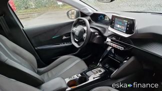 Lízing Sedan Peugeot 208 2022