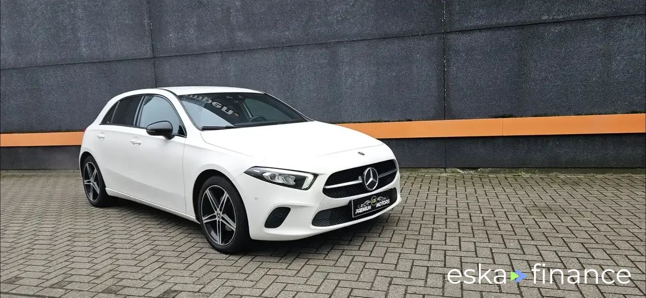 Leasing Sedan MERCEDES A 180 2021