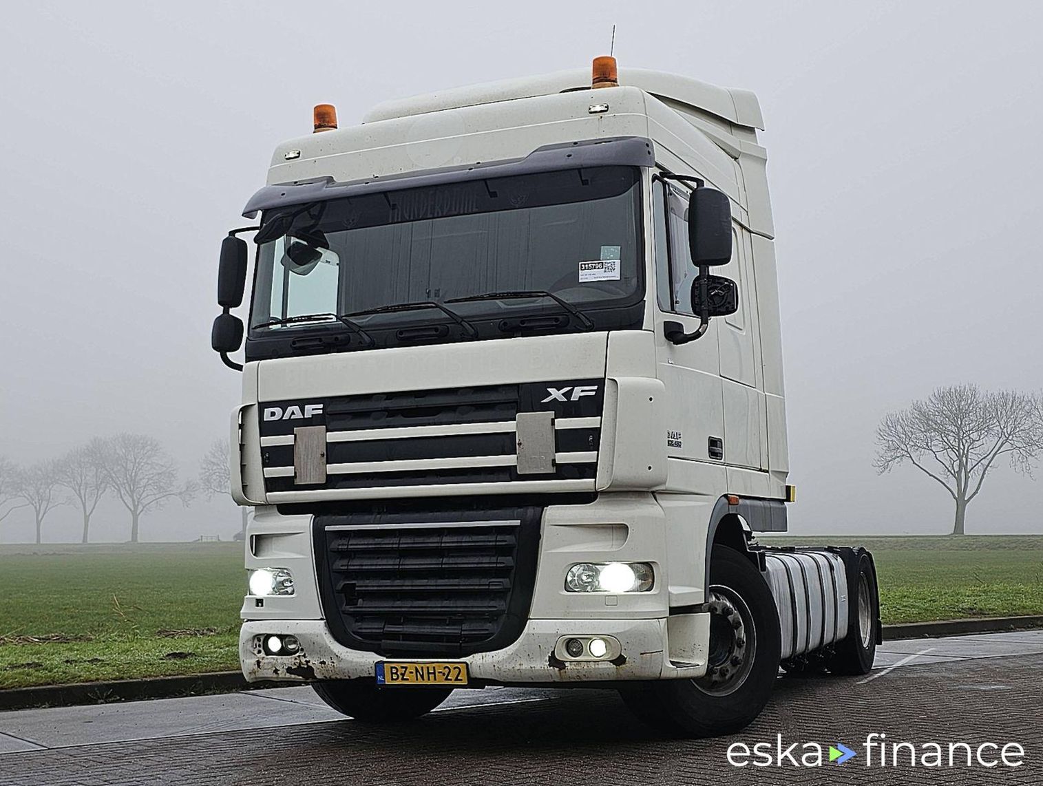 Lízing Traktor DAF XF 105.460 2011