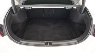 Lízing Sedan MERCEDES A 200 2019