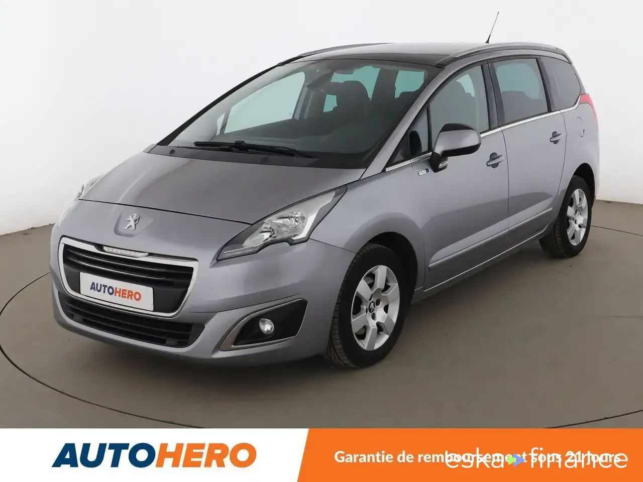 Lízing Hatchback Peugeot 5008 2015