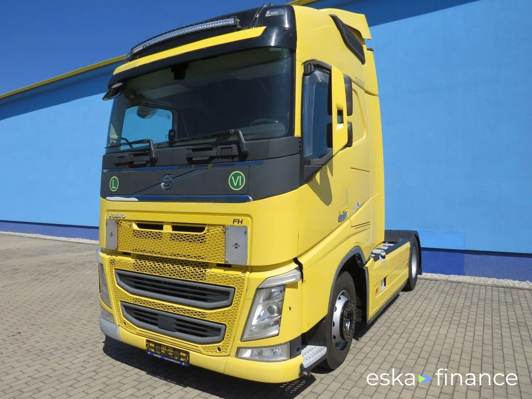Lízing Traktor Volvo 500 2016