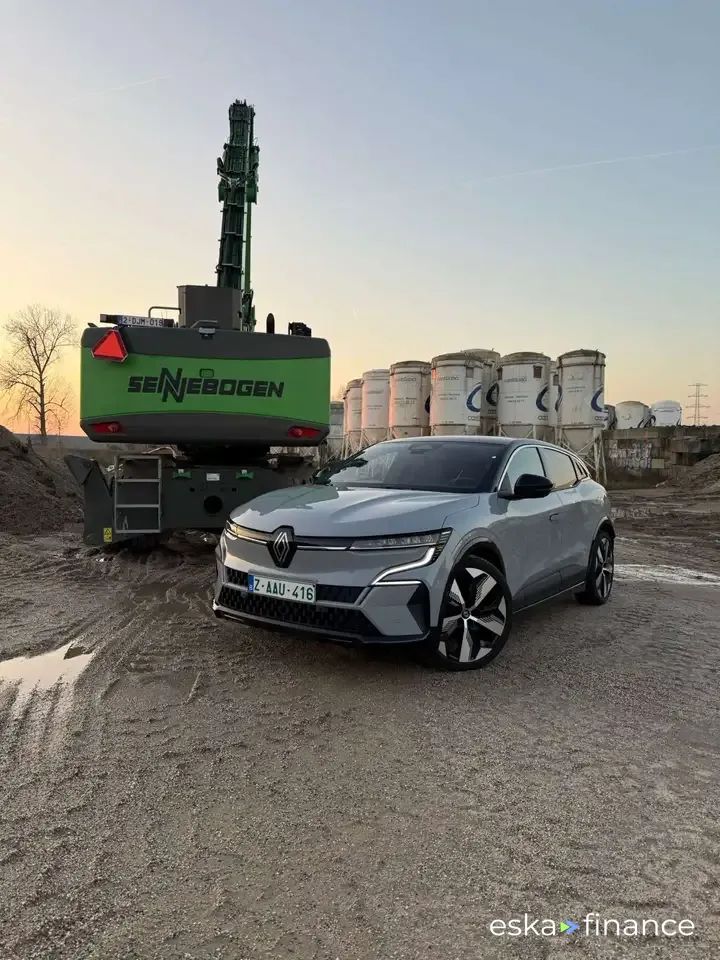 Lízing Sedan Renault MEGANE E-TECH 2023